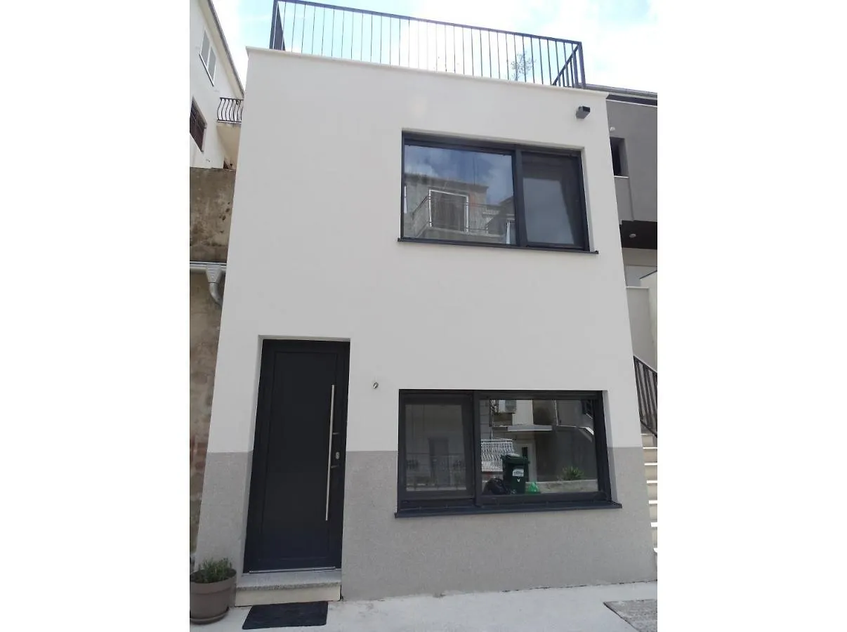 Modernes Kleines Haus Mit Terrasse Villa Split Hırvatistan